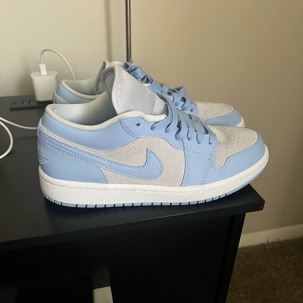Nike Jordan’s size 6.5 blue & grey